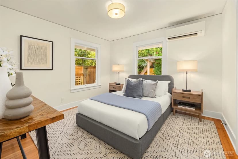 Property photo for 1703 Ne 73rd Street, Seattle photo 15