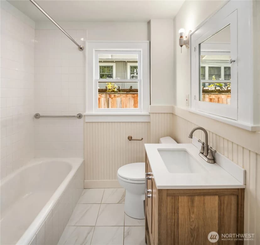 Property photo for 1703 Ne 73rd Street, Seattle photo 18