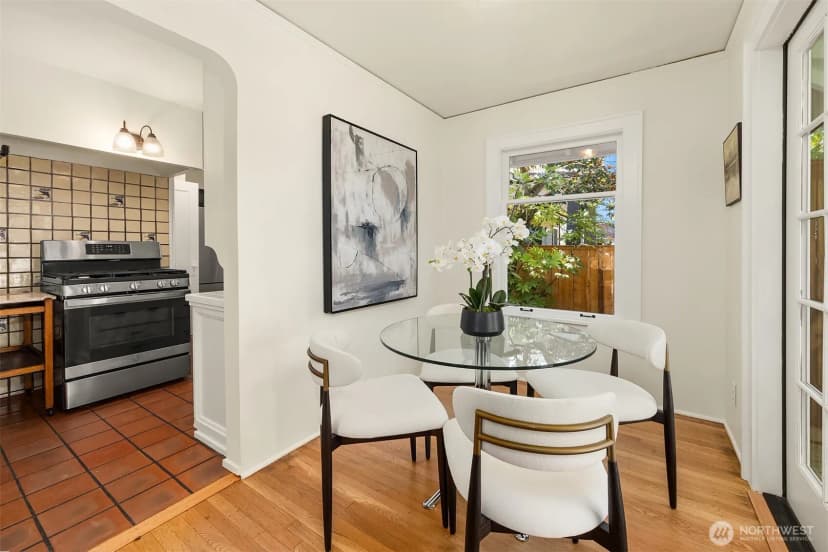 Property photo for 1703 Ne 73rd Street, Seattle photo 11