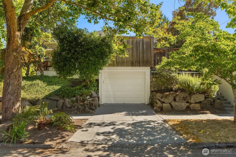 Property photo for 1703 Ne 73rd Street, Seattle photo 32