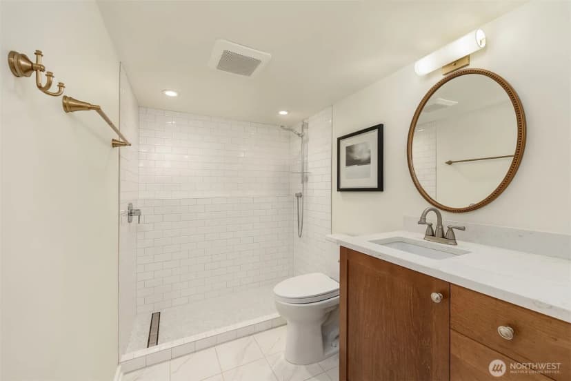 Property photo for 1703 Ne 73rd Street, Seattle photo 16