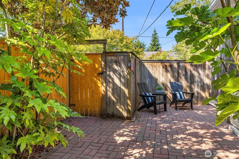 Property photo for 1703 Ne 73rd Street, Seattle photo 30