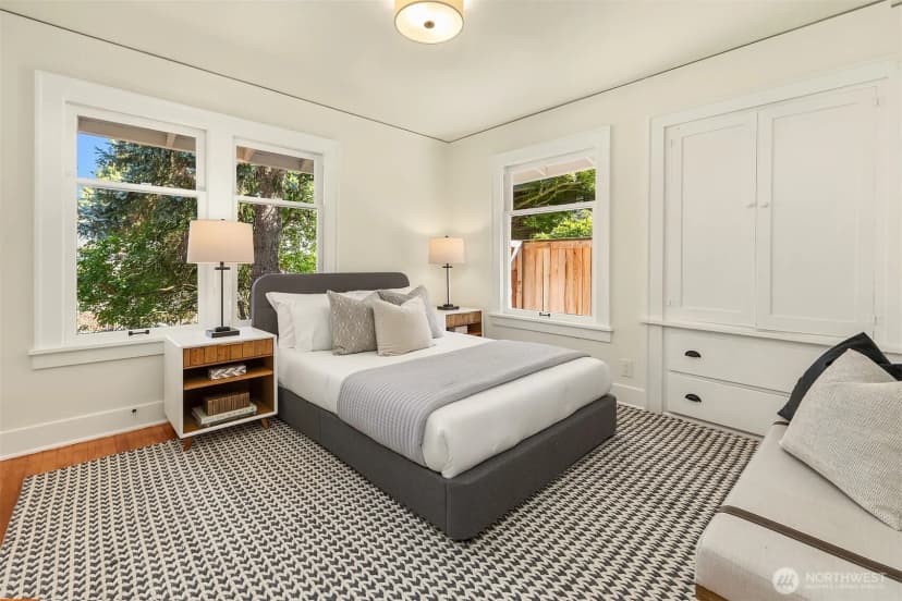 Property photo for 1703 Ne 73rd Street, Seattle photo 17