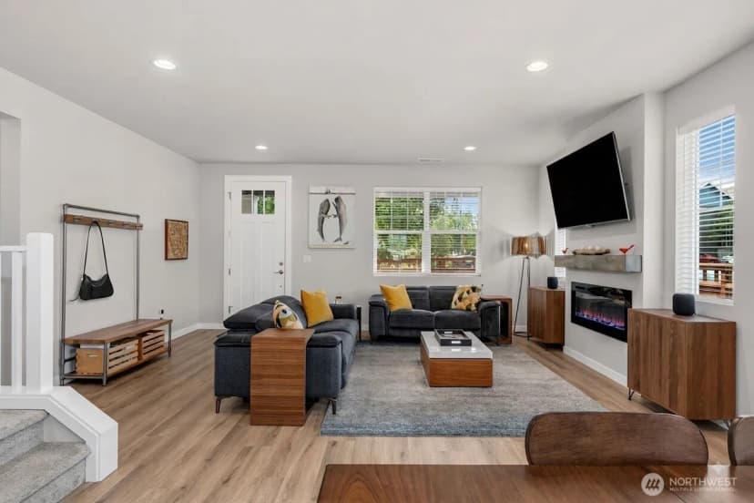 Property photo for 9812 6th Avenue Sw, Seattle photo 6