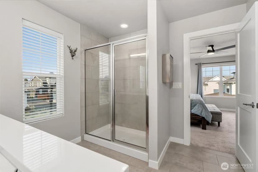 Property photo for 9812 6th Avenue Sw, Seattle photo 22