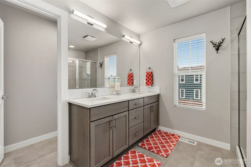 Property photo for 9812 6th Avenue Sw, Seattle photo 21