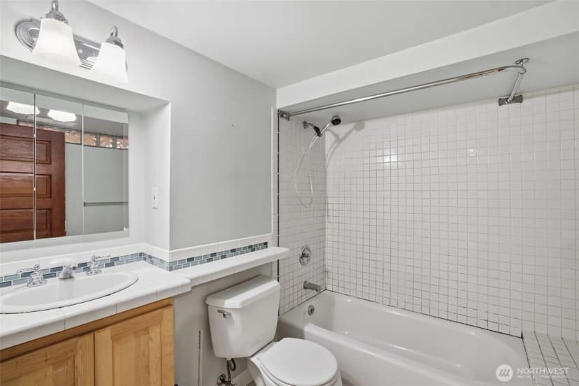 Property photo for 6238 Woodlawn Avenue N, Seattle photo 29