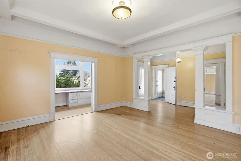 Property photo for 6238 Woodlawn Avenue N, Seattle photo 7