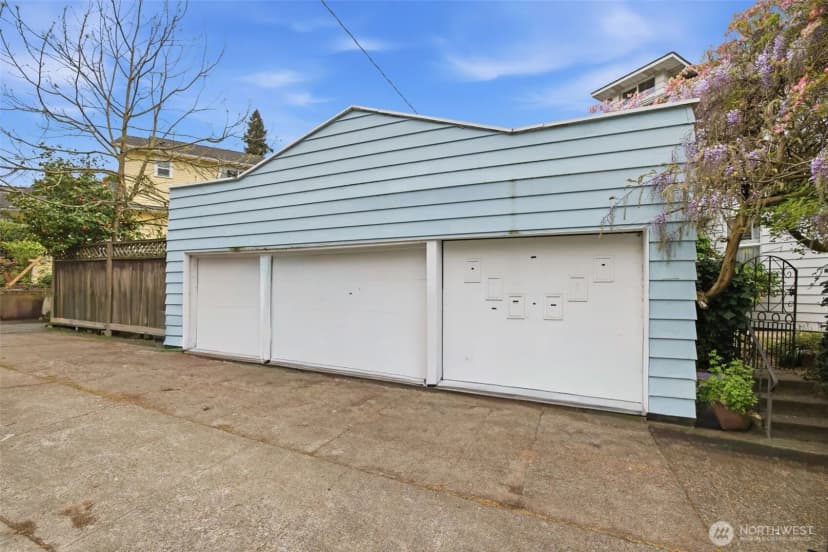 Property photo for 6238 Woodlawn Avenue N, Seattle photo 34