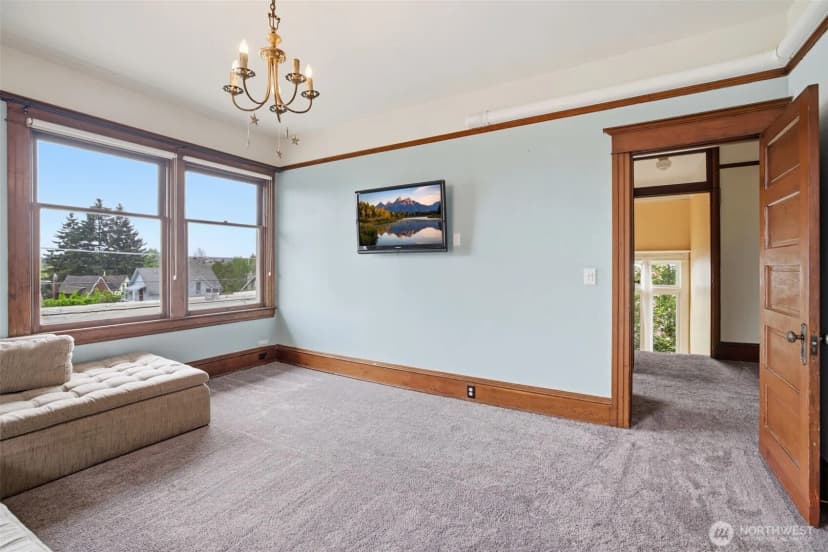 Property photo for 6238 Woodlawn Avenue N, Seattle photo 17
