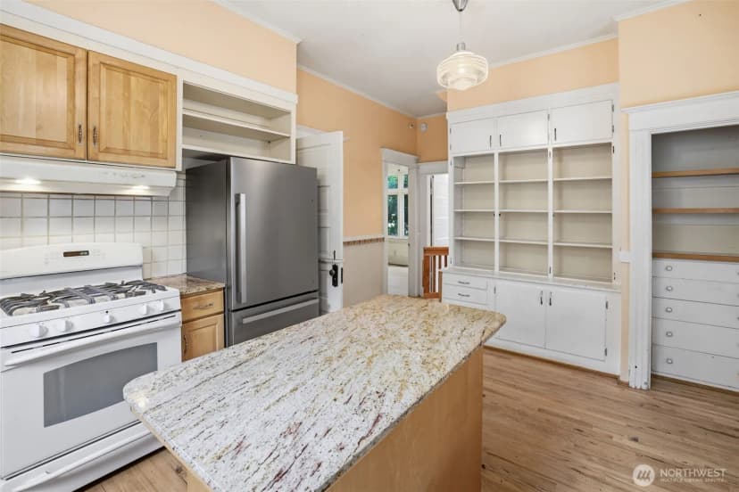 Property photo for 6238 Woodlawn Avenue N, Seattle photo 13