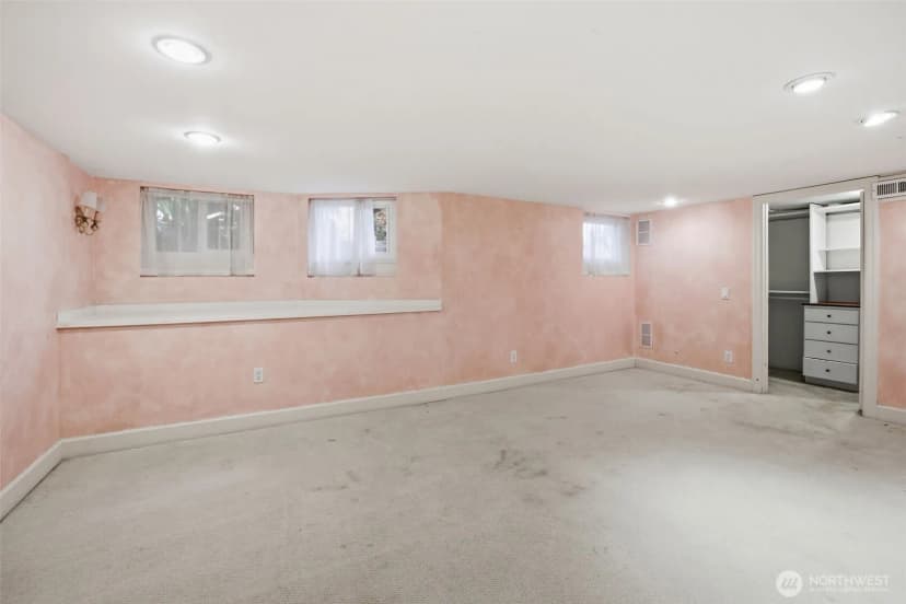 Property photo for 6238 Woodlawn Avenue N, Seattle photo 30