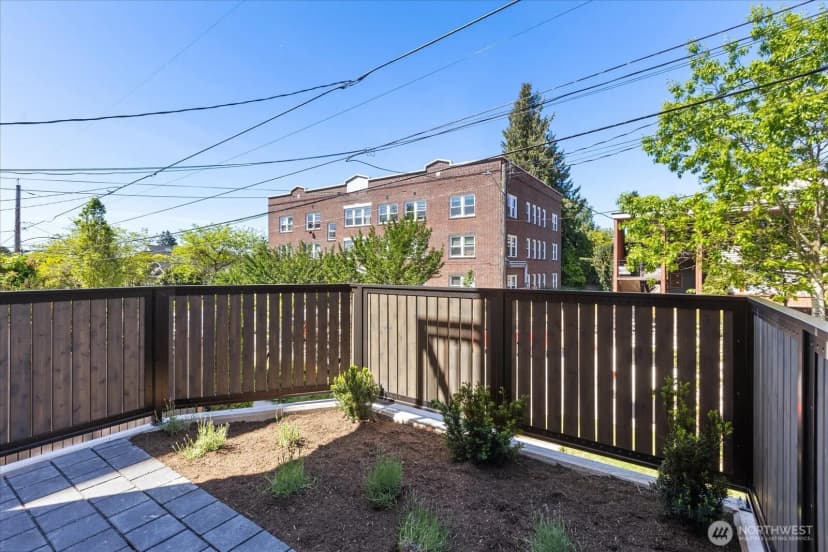 Property photo for 4416 B Corliss Avenue N, Seattle photo 9