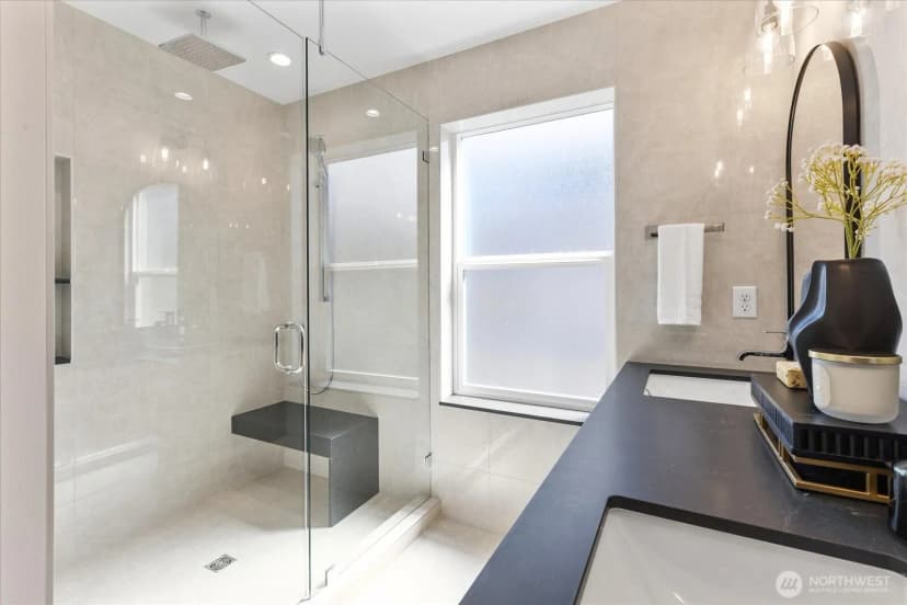 Property photo for 4416 B Corliss Avenue N, Seattle photo 16