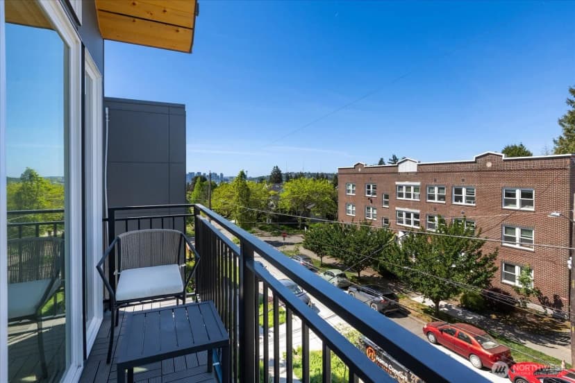 Property photo for 4416 B Corliss Avenue N, Seattle photo 11