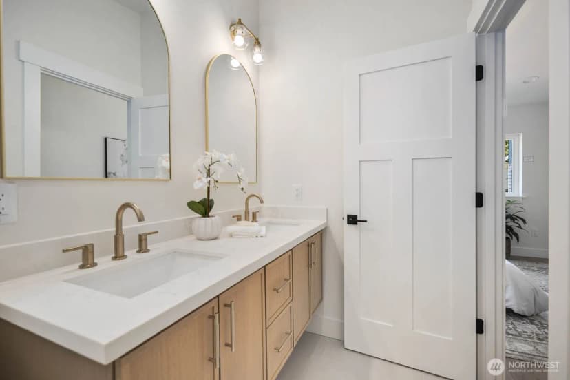 Property photo for 12040 5th Avenue Ne, Seattle photo 19