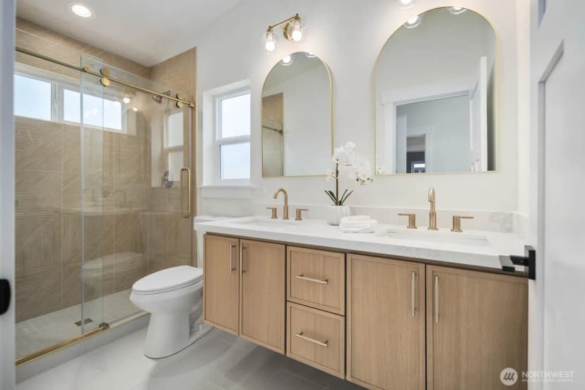 Property photo for 12040 5th Avenue Ne, Seattle photo 18