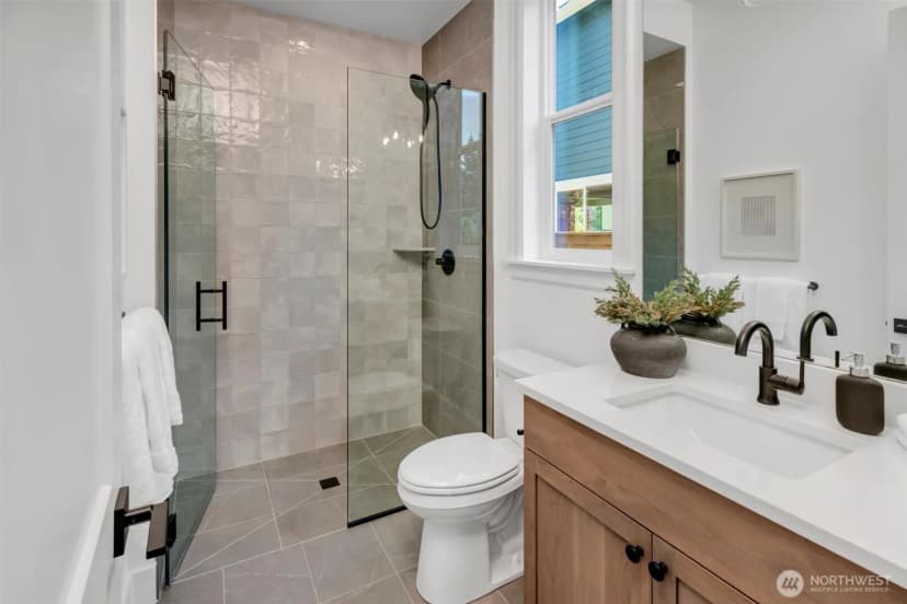 Property photo for 13004 Ne 112th Street, Kirkland photo 21