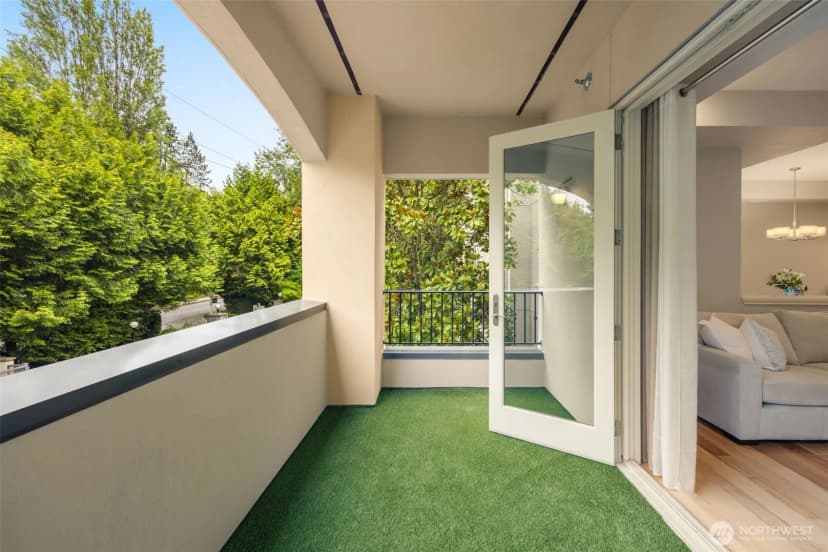 Property photo for 10398 Ne 17th Street #206, Bellevue photo 8