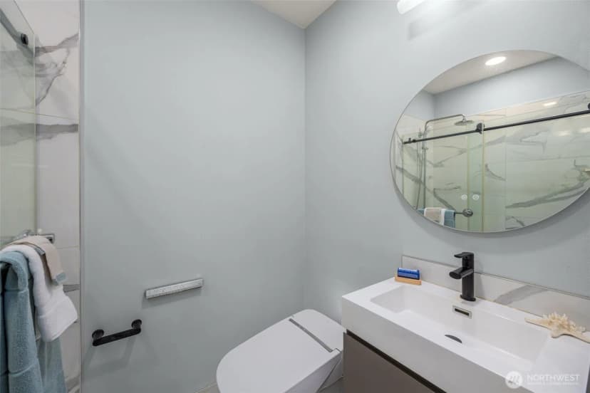 Property photo for 10398 Ne 17th Street #206, Bellevue photo 17
