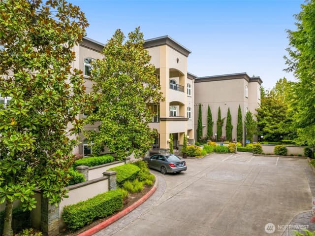Property photo for 10398 Ne 17th Street #206, Bellevue photo 2