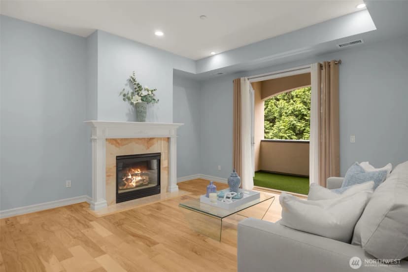 Property photo for 10398 Ne 17th Street #206, Bellevue photo 5