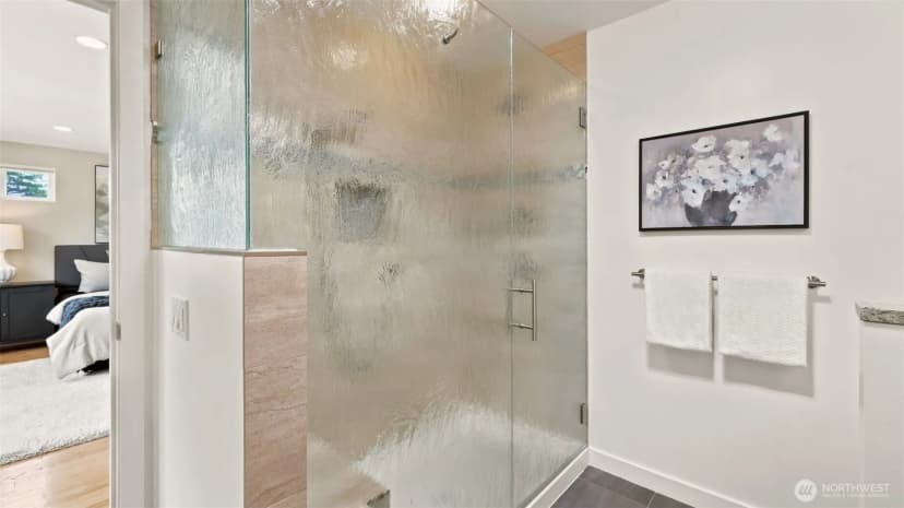 Property photo for 1703 128th Avenue Se, Bellevue photo 21