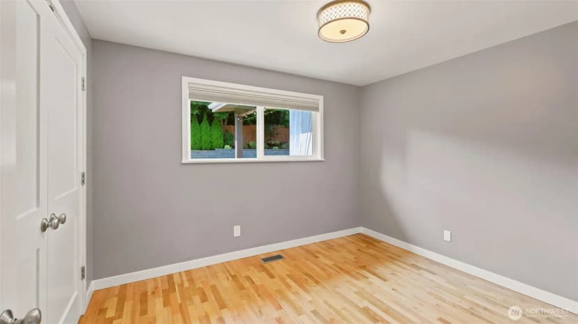 Property photo for 1703 128th Avenue Se, Bellevue photo 13