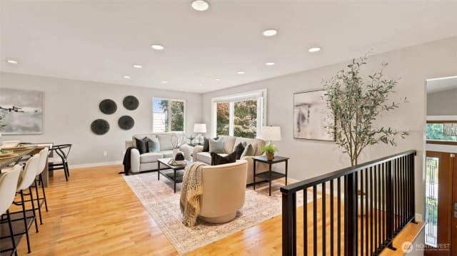 Property photo for 1703 128th Avenue Se, Bellevue photo 3