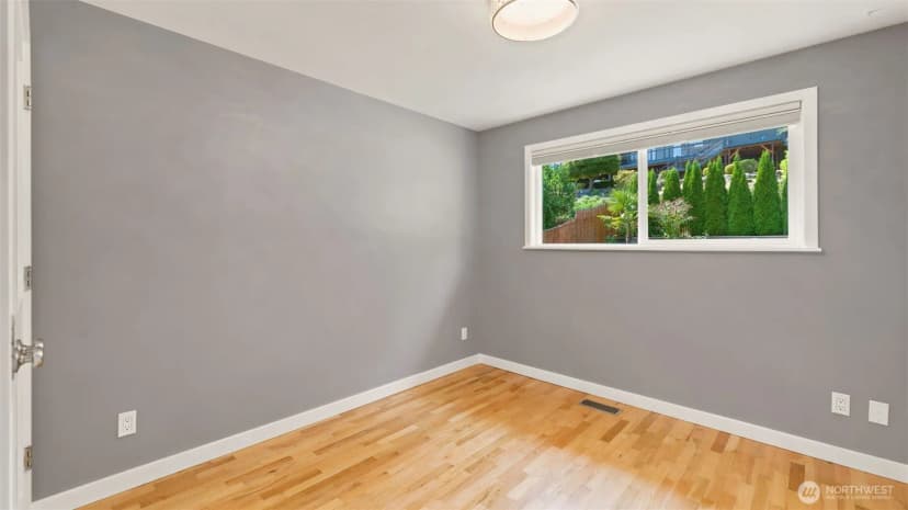 Property photo for 1703 128th Avenue Se, Bellevue photo 14