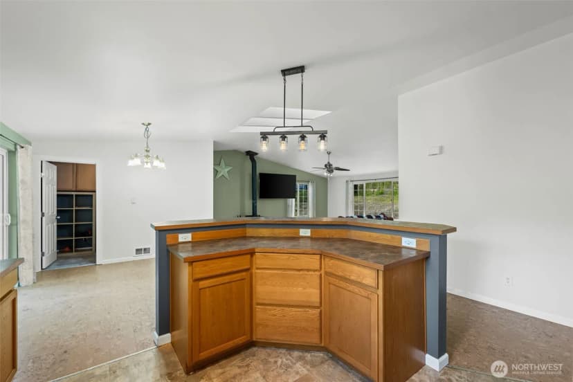 Property photo for 600 E Probert Road, Shelton photo 13