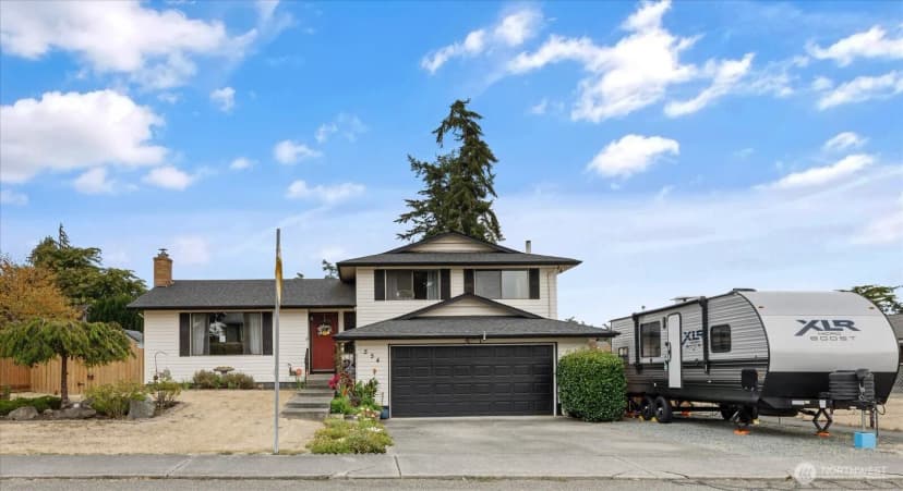 Property photo for 554 Nw Fairhaven Drive, Oak Harbor