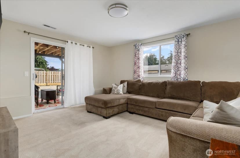 Property photo for 554 Nw Fairhaven Drive, Oak Harbor photo 16