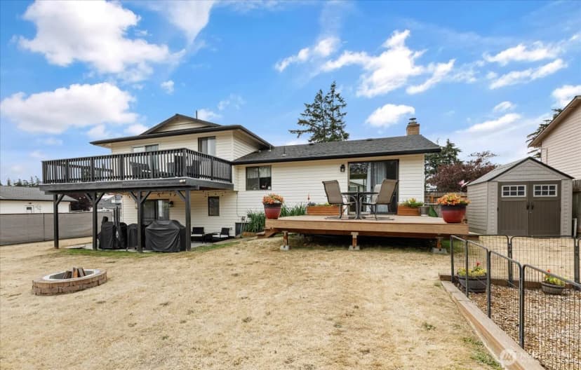 Property photo for 554 Nw Fairhaven Drive, Oak Harbor photo 3