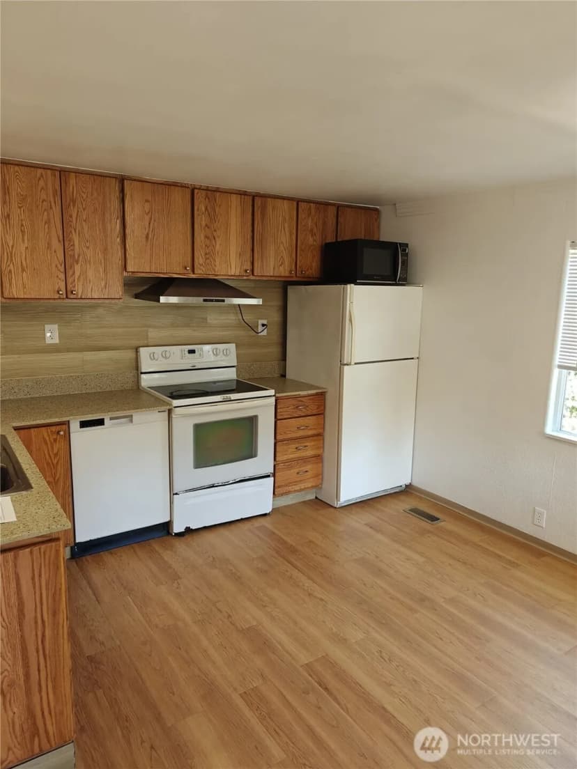 Property photo for 1720 Maple Lane #11, Kent photo 13