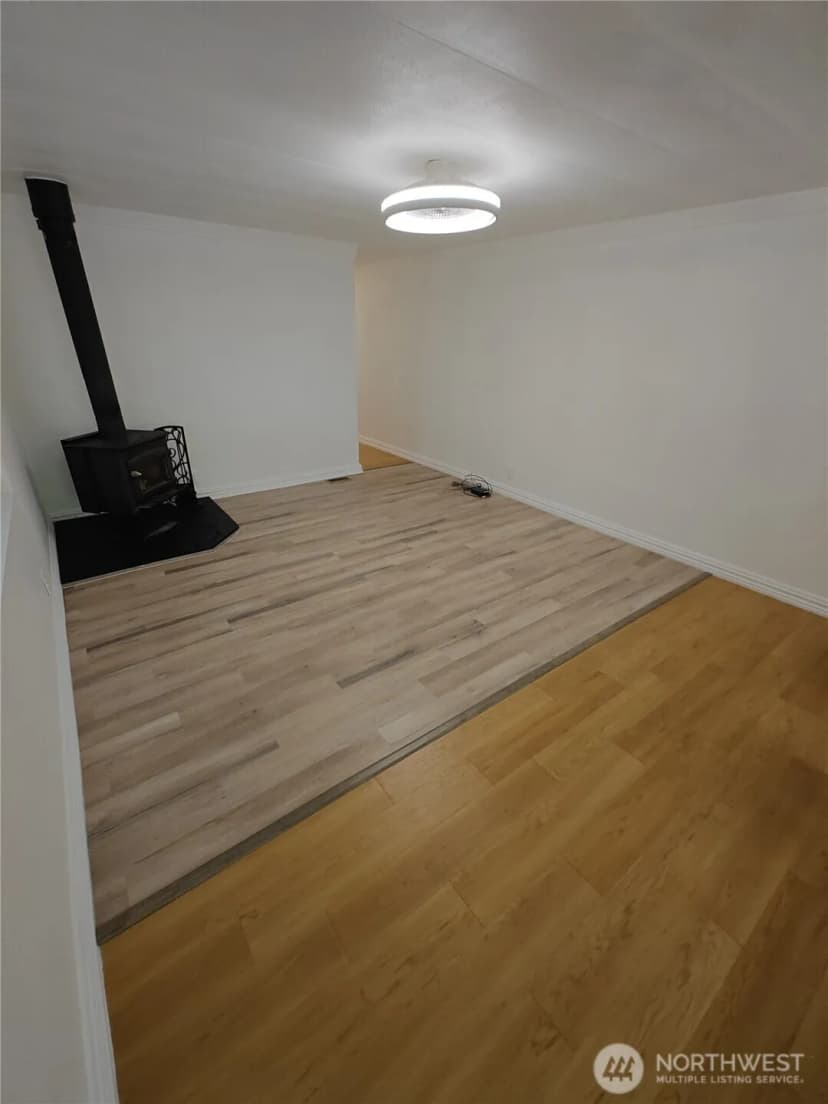 Property photo for 1720 Maple Lane #11, Kent photo 11