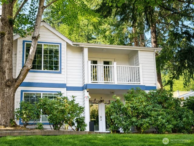 Property photo for 8653 Avondale Rd Ne #d208, Redmond