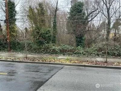 Property photo for 2800 S Orcas Street, Seattle