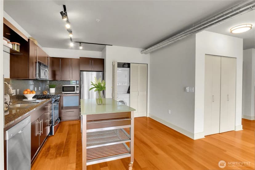 Property photo for 530 Broadway E #210, Seattle photo 7