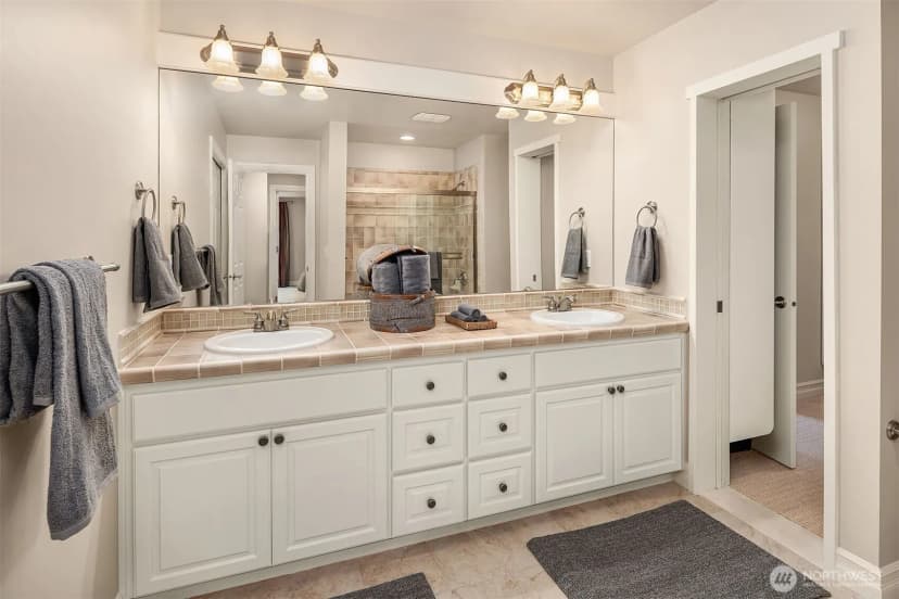 Property photo for 2330 279th Drive Se, Sammamish photo 27