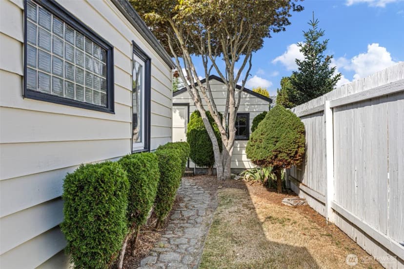 Property photo for 8337 27th Avenue Nw, Seattle photo 21