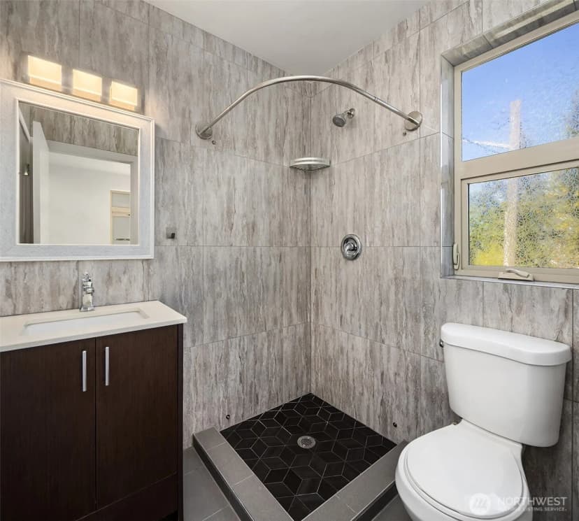 Property photo for 3323 Martin Luther King Jr Way S, Seattle photo 9