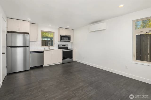 Property photo for 3323 Martin Luther King Jr Way S, Seattle photo 4