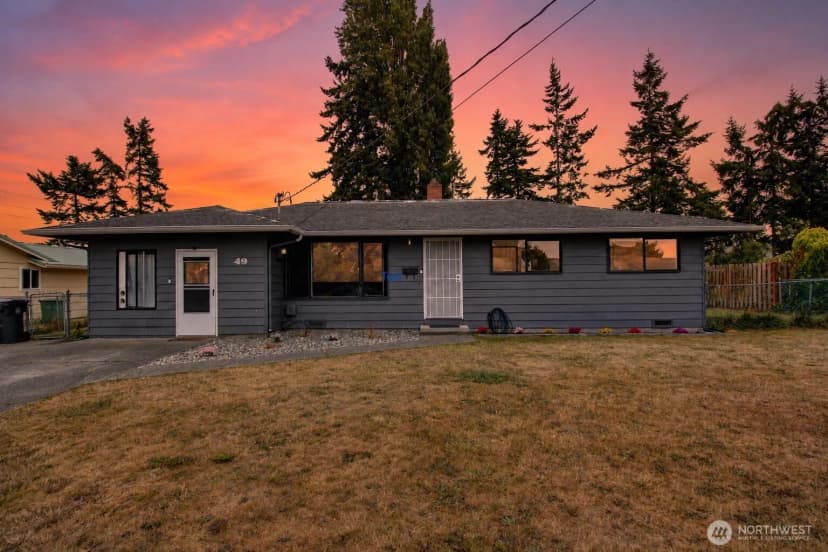 Property photo for 49 Sw 8th Avenue, Oak Harbor