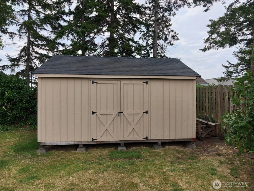 Property photo for 49 Sw 8th Avenue, Oak Harbor photo 23