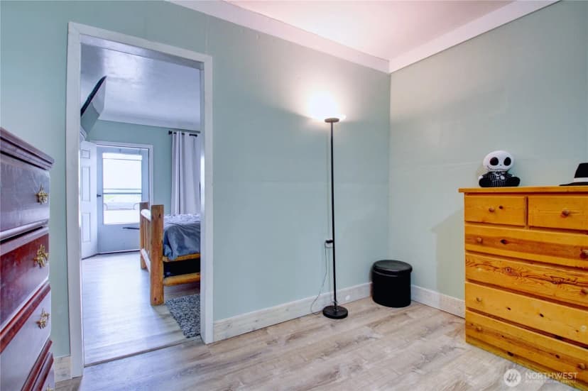 Property photo for 49 Sw 8th Avenue, Oak Harbor photo 17