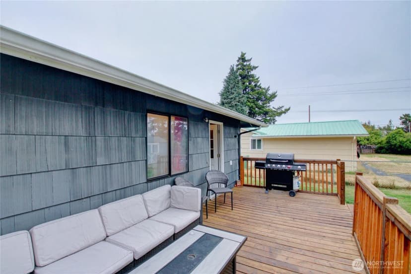 Property photo for 49 Sw 8th Avenue, Oak Harbor photo 20