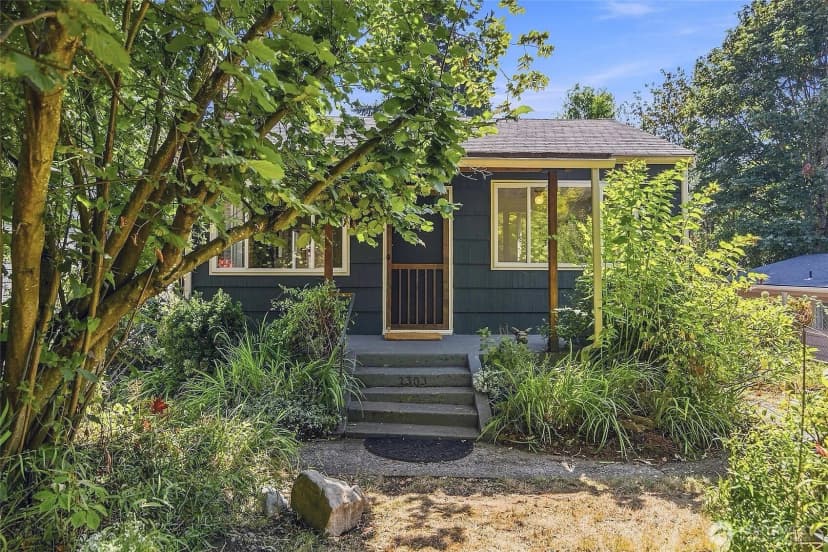 Property photo for 2401 Sw 112th Street, Burien photo 4