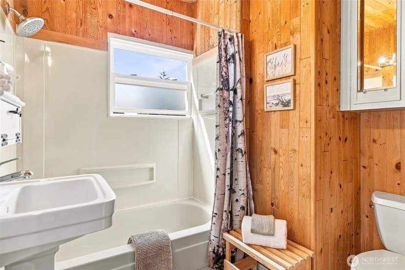 Property photo for 2401 Sw 112th Street, Burien photo 32