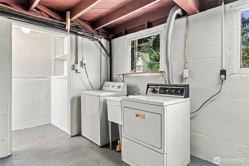 Property photo for 2401 Sw 112th Street, Burien photo 36